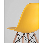 Пластиковый стул на ножках из массива бука Eames Yellow варинант исполнения - 3 | Loft Concept в Орле
