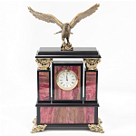 Часы настольные из родонита и бронзы с декором в виде орла Eagle Stone Clock варинант исполнения - 1 | Loft Concept в Орле