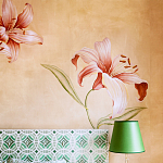 Обои ручная роспись Lilium Special Colourway on yellow painted silk варинант исполнения - 2 | Loft Concept в Орле