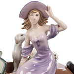 Статуэтка фарфоровая Девушка с автомобилем Charming Statuette варинант исполнения - 1 | Loft Concept в Орле