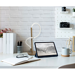 Настольная лампа белым изогнутым плафоном на круглой подставке Luke Lampco Tracer Lamp варинант исполнения - 5 | Loft Concept в Орле