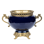 Ваза темно-синяя фарфоровая на бронзовой подставке с ажурным ободком и изогнутыми ручками Eden Garden варинант исполнения - 1 | Loft Concept в Орле